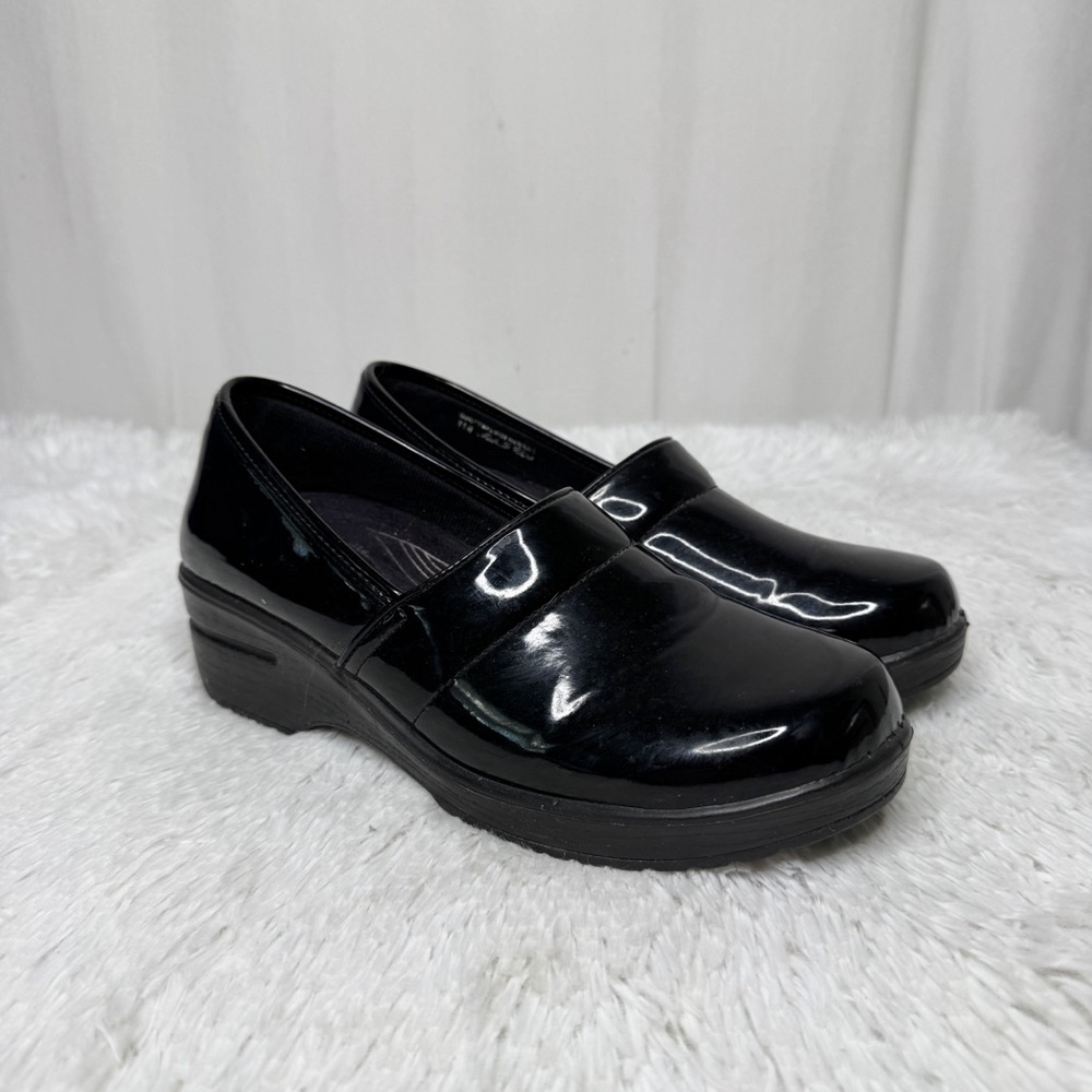 easy street Black Patent Work Clogs